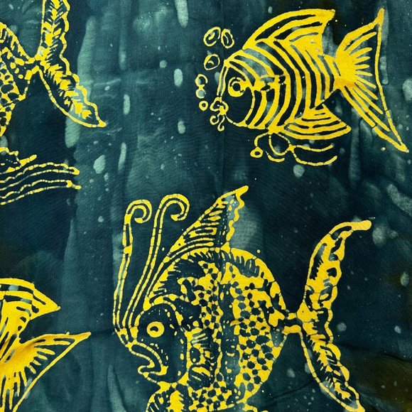 Buster ‘N’ Bogi Tie Dyed Fish Scarf - Picture 2 of 5